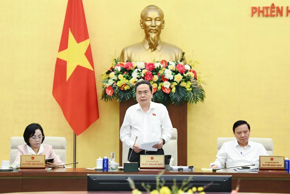 Bế mạc Phiên họp thứ 49 của Ủy ban Thường vụ Quốc hội