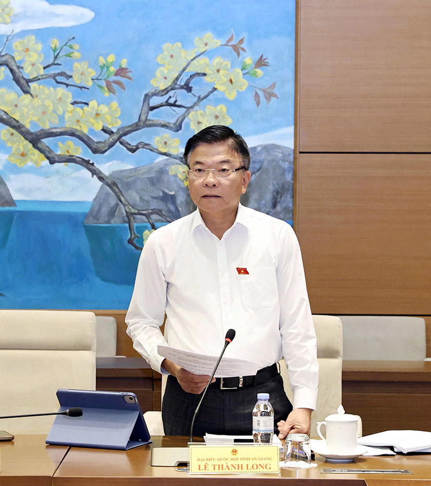 Quốc hội tiếp tục thảo luận về tăng cường nguồn lực chăm lo giáo dục và sức khỏe Nhân dân và dân số