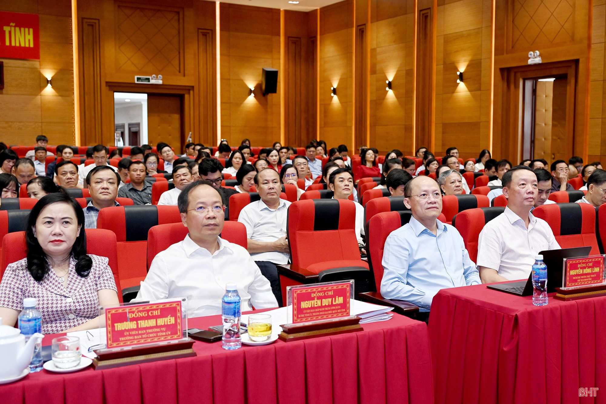 Nghiên cứu, quán triệt Nghị quyết của Bộ Chính trị về phát triển kinh tế có vốn đầu tư nước ngoài