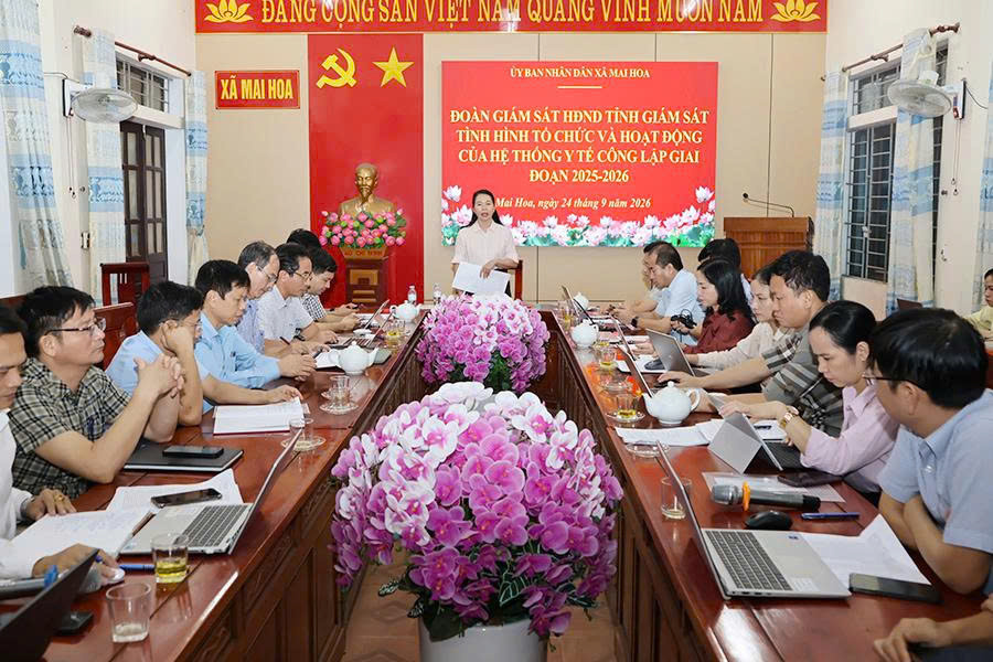 Ban Văn hóa - Xã hội HĐND tỉnh giám sát hoạt động hệ thống y tế công lập tại xã Mai Hoa