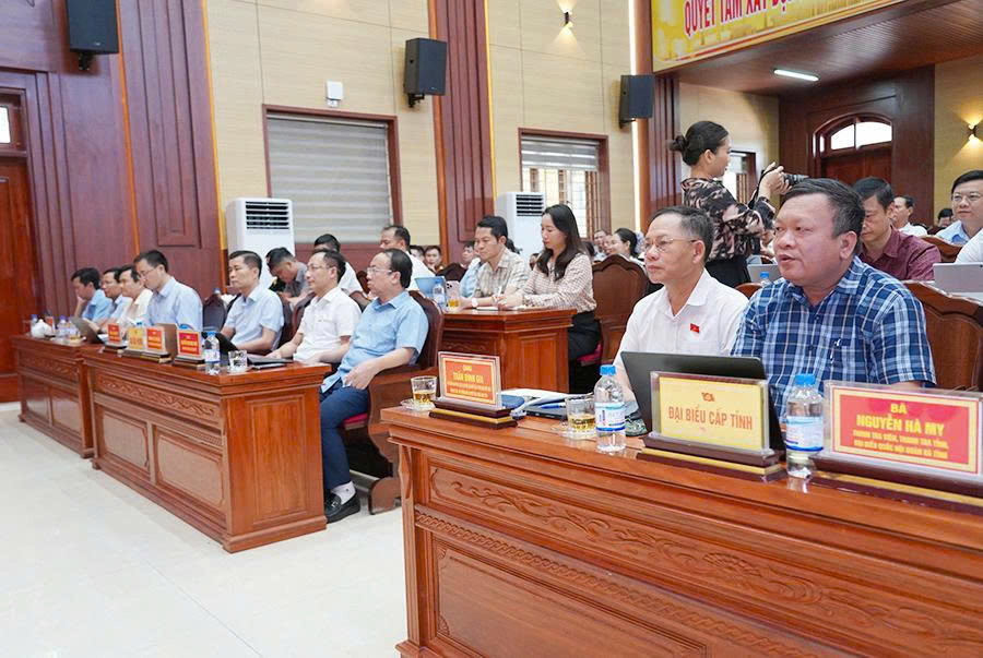 Cử tri Bắc Hồng Lĩnh, Nam Hồng Lĩnh kiến nghị nhiều vấn đề dân sinh, quản lý nhà nước