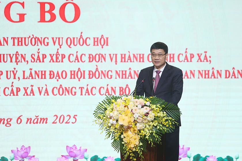 Hà Tĩnh: Lễ công bố các quyết định về sắp xếp ĐVHC, tổ chức bộ máy, cán bộ