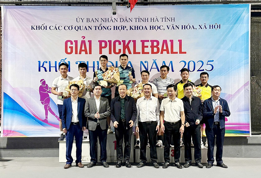 Tăng cường đoàn kết, gắn bó qua Giải Pickleball Khối thi đua năm 2025