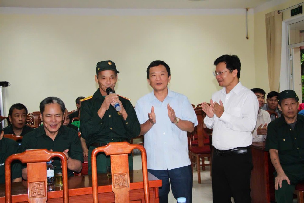 Phó Chủ tịch HĐND tỉnh Trần Văn Kỳ thăm hỏi, tặng quà các thương binh, bệnh binh, người có công