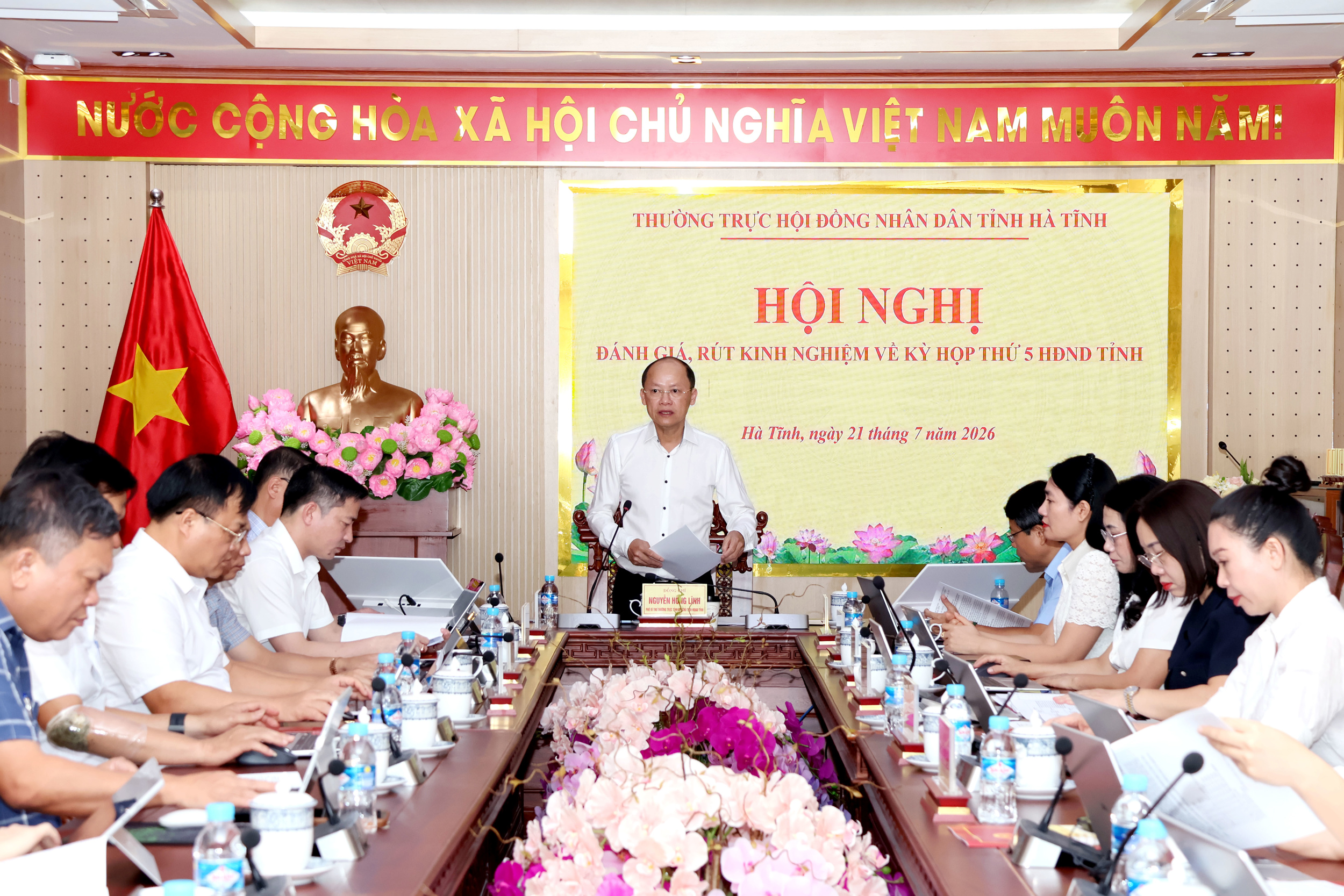 Rút kinh nghiệm để tiếp tục nâng cao chất lượng chuẩn bị, tổ chức các kỳ họp HĐND tỉnh