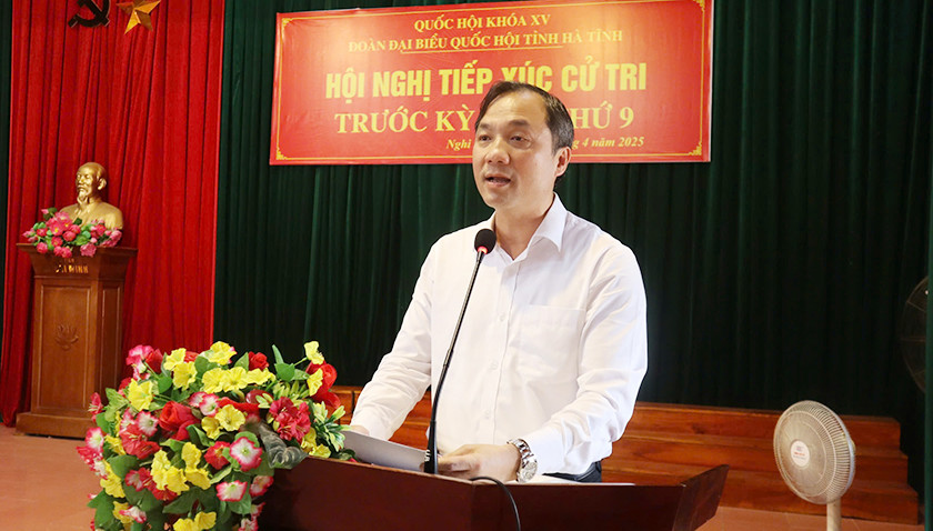 Trưởng đoàn ĐBQH tỉnh tiếp xúc cử tri Nghi Xuân