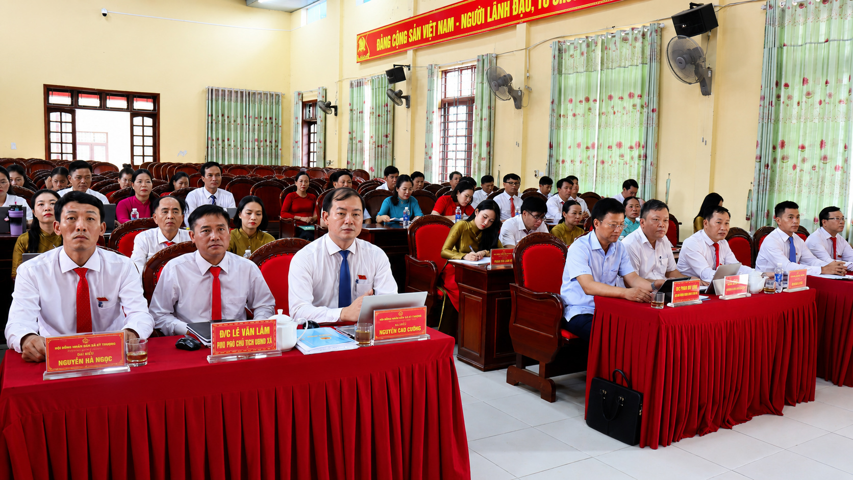 Kỳ Thượng khai mạc kỳ họp thường lệ giữa năm 2026 HĐND xã khóa XXI