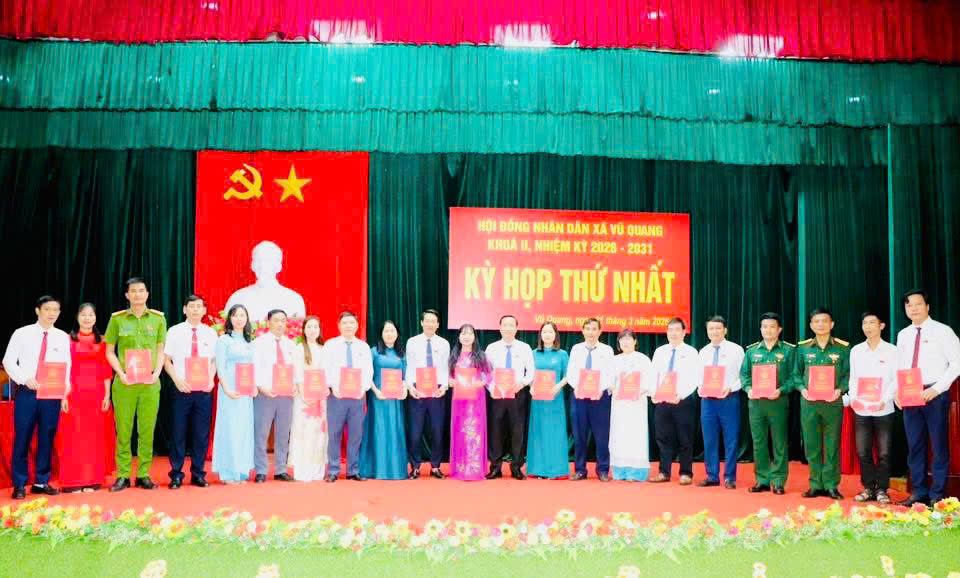 HĐND xã Vũ Quang Khóa II tổ chức kỳ hợp thứ nhất, kiện toàn các chức danh lãnh đạo chủ chốt