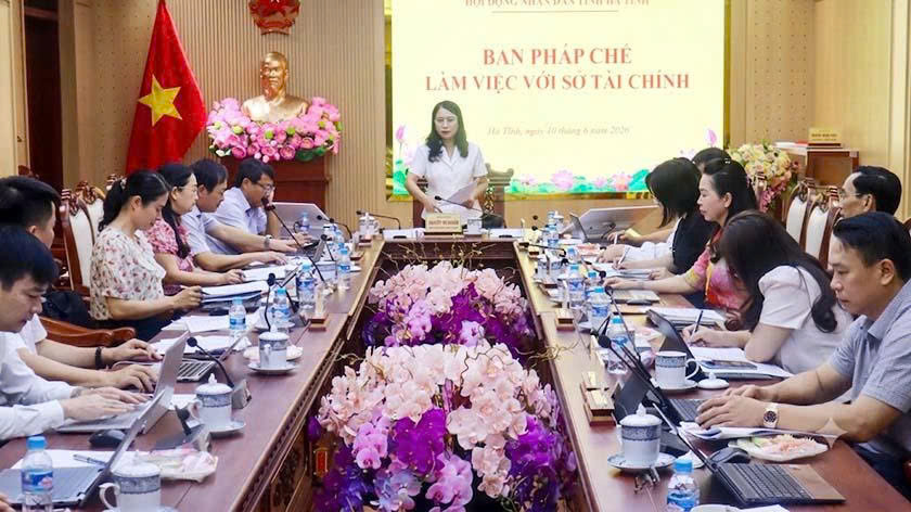 Cho ý kiến về dự thảo nghị quyết quy định mức chi đào tạo, bồi dưỡng công chức, viên chức