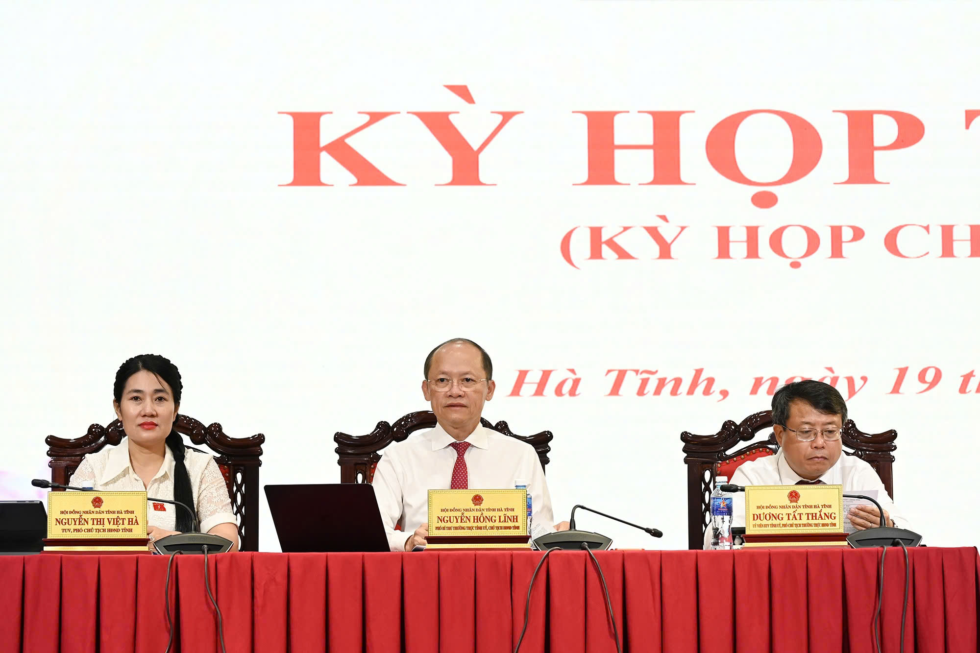 HĐND tỉnh Hà Tĩnh thông qua 3 nghị quyết quan trọng tại Kỳ họp chuyên đề