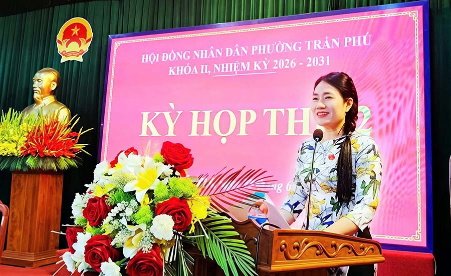 Phó Chủ tịch HĐND tỉnh Nguyễn Thị Việt Hà tham dự Kỳ họp thường lệ giữa năm 2026 của HĐND phường Trần Phú
